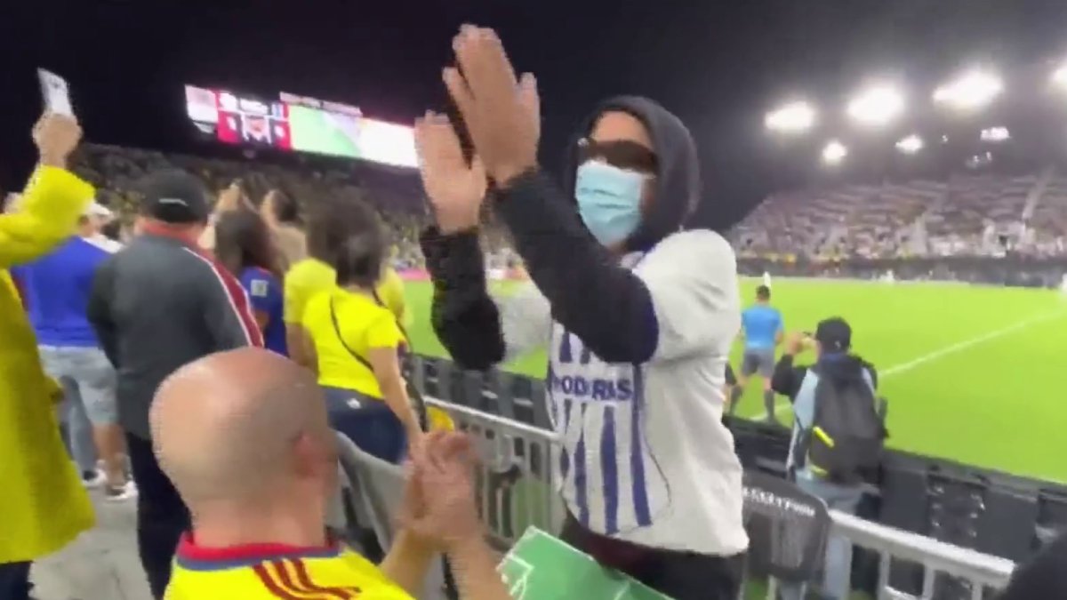 Este intérprete del sur de Florida ayuda a las personas ciegas a experimentar deportes en vivo – Telemundo Chicago